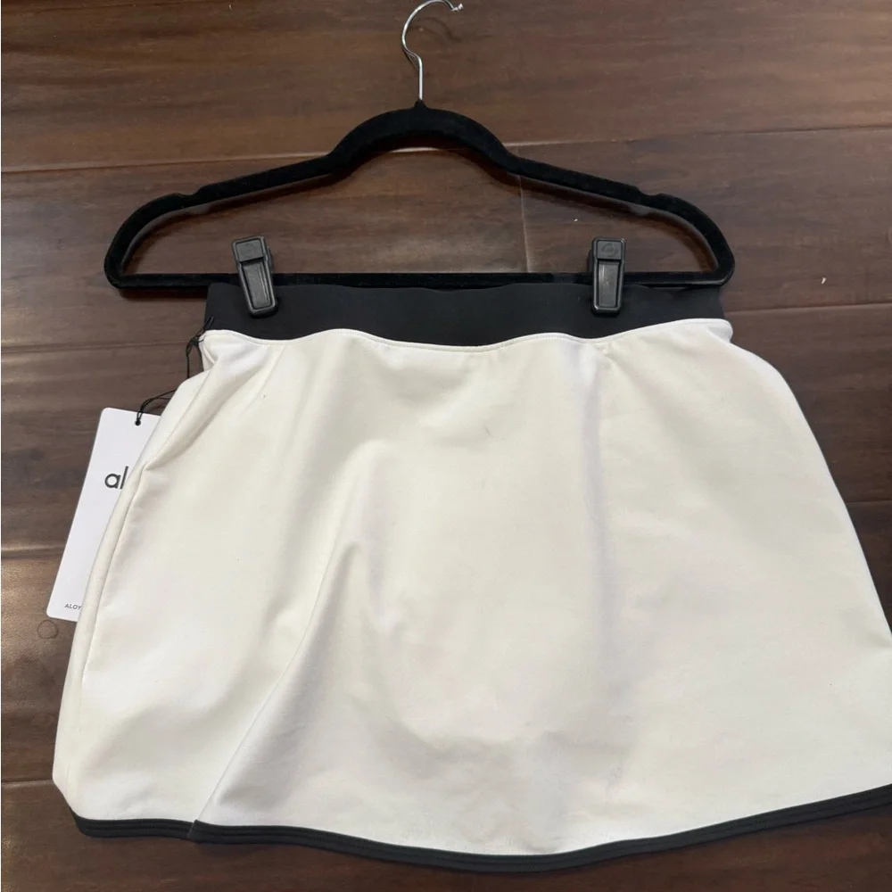 NWT ALO Yoga Streamline Streamlined Tennis Skirt Skort White Black